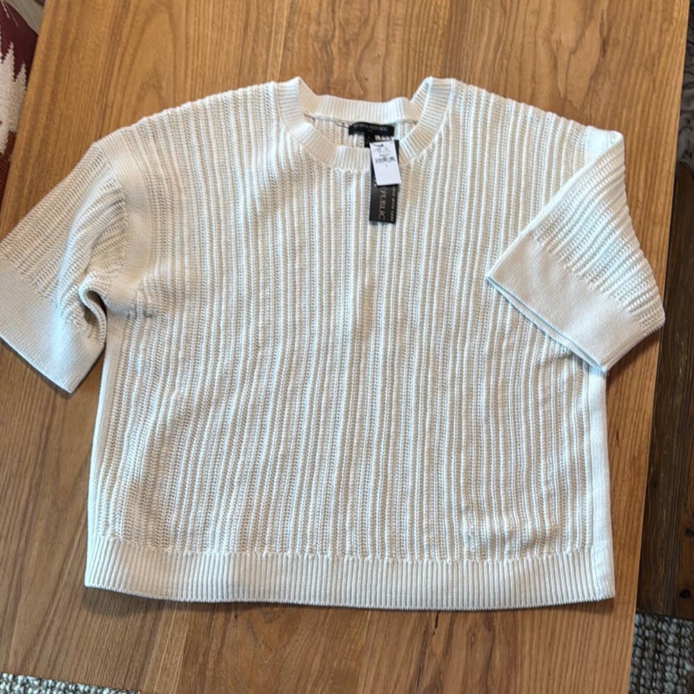 Banana Republic Cream Ribbed Knit Sweater. Size Large